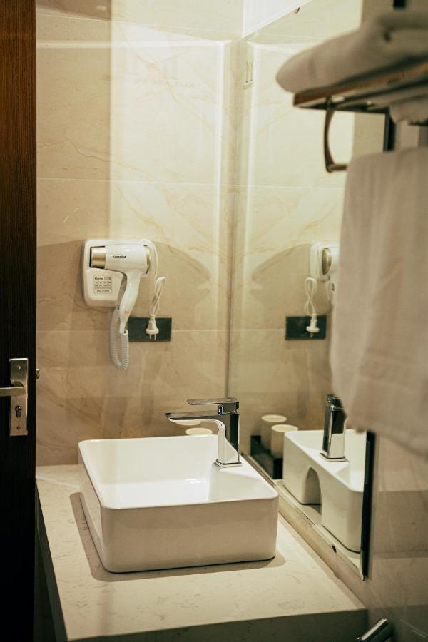 Milan Hotel Ninh Binh Exterior photo
